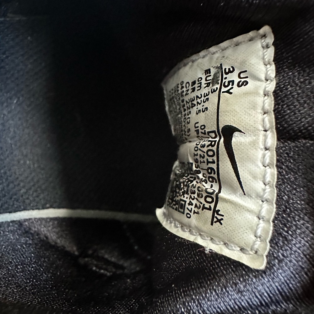 Nike kids Huarche Run sneakers, size US 3.5Y/EU 35.5 - Picture 15 of 15